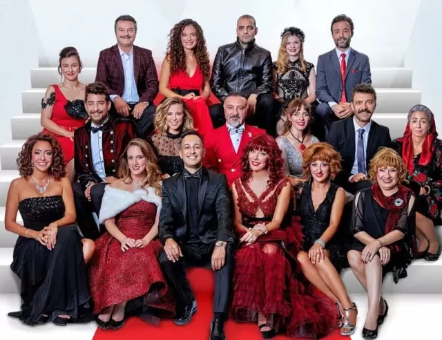 Seyircisiyle Buluşmak İçin Gün Sayan Jet Sosyete'de Büyük Süpriz! Ozan Güven Yeni Sezonun İlk Konuğu Seyircisiyle Buluşmak İçin Gün Sayan Jet Sosyete'de Büyük Süpriz! Ozan Güven Yeni Sezonun İlk Konuğu