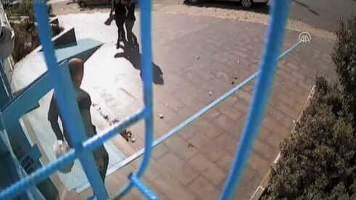 Sultangazi'de Marketten Silahlı Soygun (2)