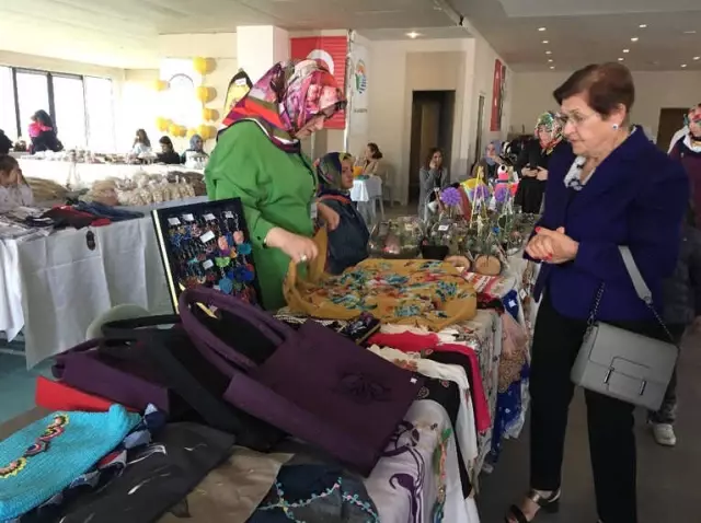 Tuzla Belediyesi Kadın Meclisi'nden 'Sonbahar Etkinlikleri' Tuzla Belediyesi Kadın Meclisi'nden 'Sonbahar Etkinlikleri'