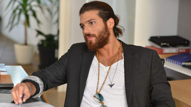 Can Yaman, Dizideki Fıskiyeli Öpüşme Sahnelerinde Üşütünce Hastaneye Kaldırıldı