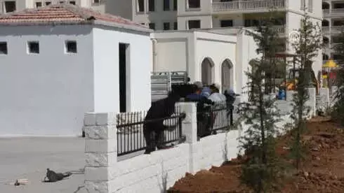 Teröristlerin Tahrip Ettiği Camilerden Ezan Sesi Yükseliyor Teröristlerin Tahrip Ettiği Camilerden Ezan Sesi Yükseliyor