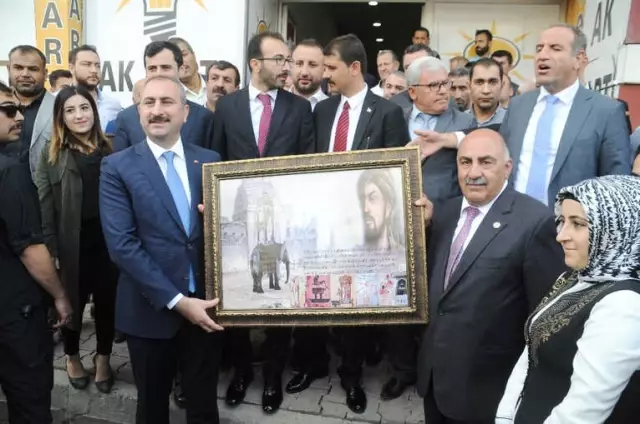 Adalet Bakanı Gül, Cizre'de Ziyaretlerde Bulundu