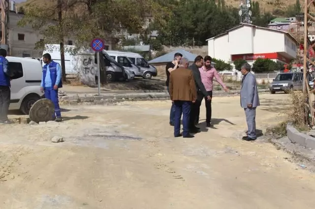 Başkale'de Sıcak Asfalt Çalışması