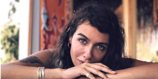 Güzel ve Başarılı Oyuncu Birce Akalay Kimdir? Kaç Yaşındadır?