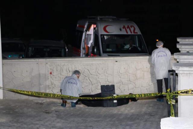 Anne ve 3 Yaşındaki Kızı, 6'ıncı Kattan Aşağı Düştü: 1 Ölü, 1 Yaralı