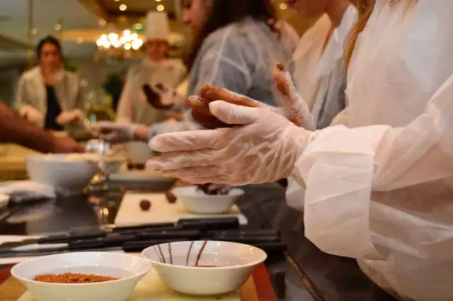 Çikolata ve Pasta Tutkunları Elite World Van Hotelde Buluşuyor Çikolata ve Pasta Tutkunları Elite World Van Hotelde Buluşuyor