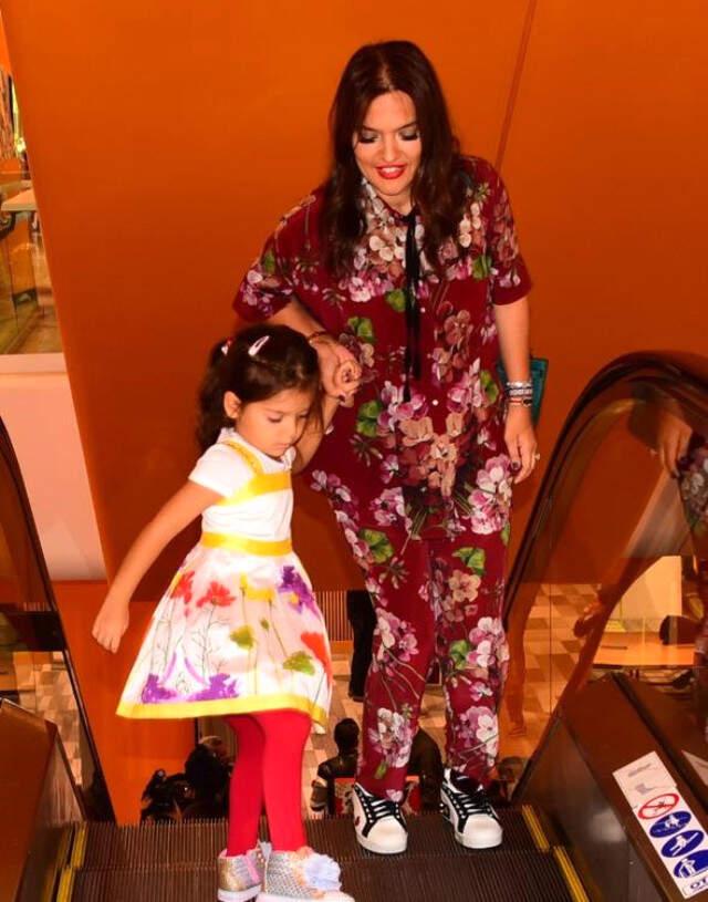 Demet Akalın'ın 4 Yaşındaki Kızı Hira 'Yeni Gelin' Dizisinde Oynamak İstiyor