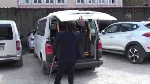 Engelli Derneği Başkanı, Programda Engellilere Hakaret Ettiğini İddia Ederek Çağla Şıkel Hakkında Suç Duyurusunda Bulundu Engelli Derneği Başkanı, Programda Engellilere Hakaret Ettiğini İddia Ederek Çağla Şıkel Hakkında Suç Duyurusunda Bulundu