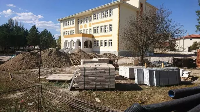 Kırka Atatürk İlkokulu Yeni Binası Hızlı Yükseliyor Kırka Atatürk İlkokulu Yeni Binası Hızlı Yükseliyor