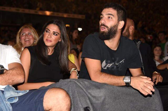 Berkay'ın Eşine Sarkıntılık Yaptıktan Sonra Burnunu Kıran Arda Turan, Silahla Hastaneye Gitti
