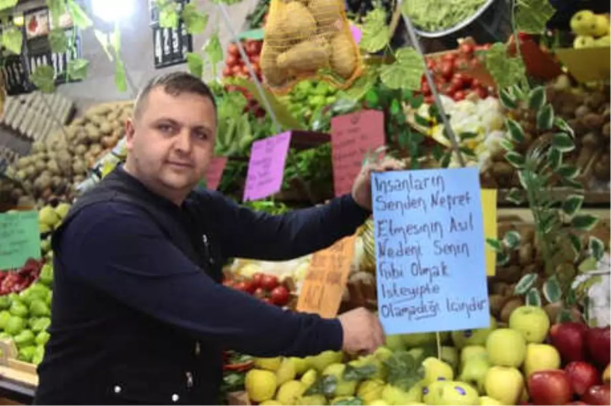 Fiyat Etiketlerine Ücret Yerine Özlü Sözler Yazdı