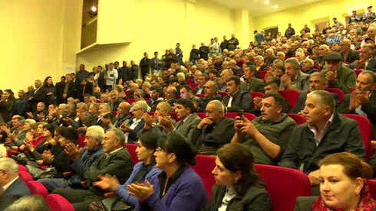Gürcistan Cumhurbaşkanı Adayı Zurabişvili Türklerle Bir Araya Geldi- 'Vatandaşlıklar Geri Verilecek'