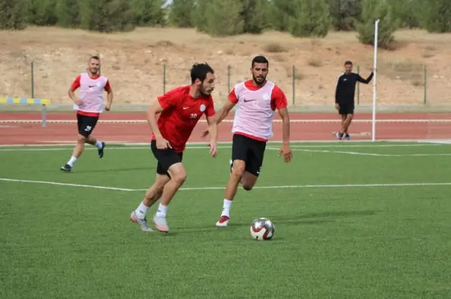 Karaköprü Belediyespor Hazırlıklarını Sürdürüyor