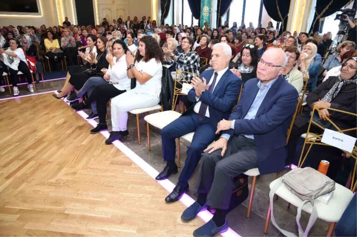 Müjde Ar Annesi Aysel Gürel'i Anlattı
