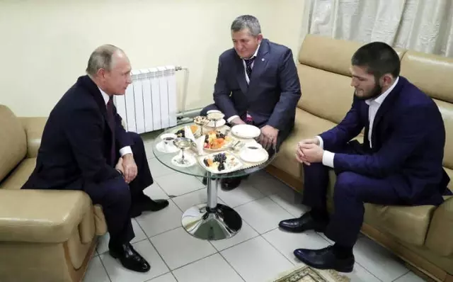 Putin, Nurmagomedov ile Bir Araya Geldi