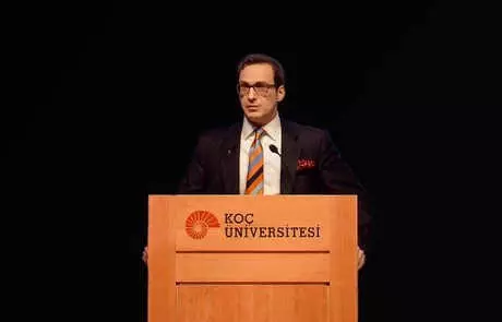 Rahmi M. Koç: İtibarı Elde Etmek Uzun Seneler İster, Ama Bir Günde de Kaybedilebilir Rahmi M. Koç: İtibarı Elde Etmek Uzun Seneler İster, Ama Bir Günde de Kaybedilebilir