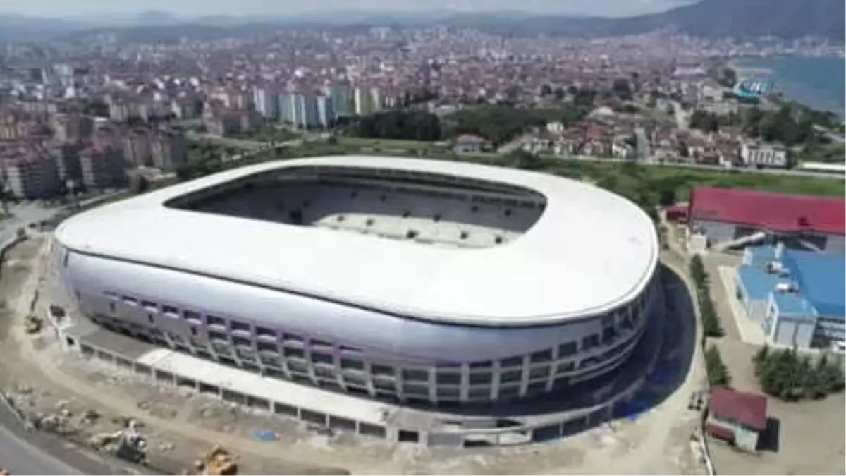 Yeni Ordu Stadı'nın Çimleri Seriliyor