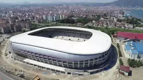 Yeni Ordu Stadı'nın Çimleri Seriliyor Yeni Ordu Stadı'nın Çimleri Seriliyor