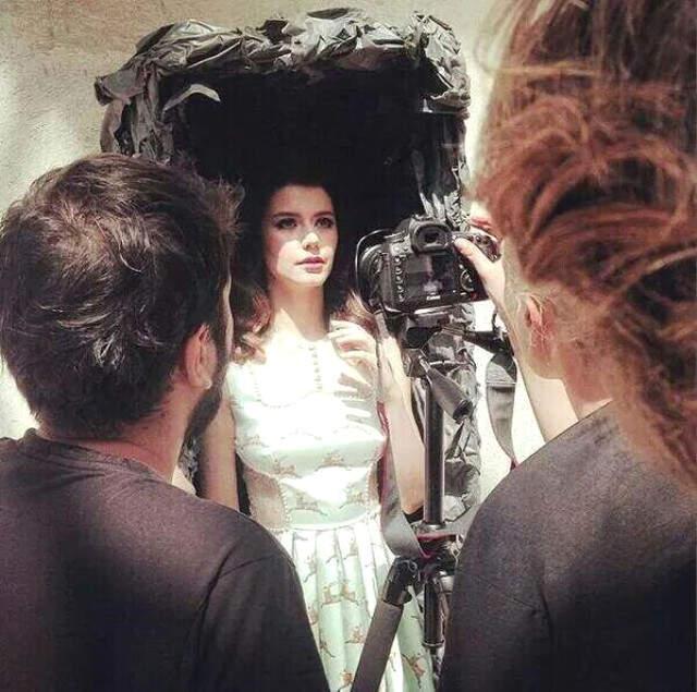 Beren Saat Yeni Projesiyle Dönüyor!