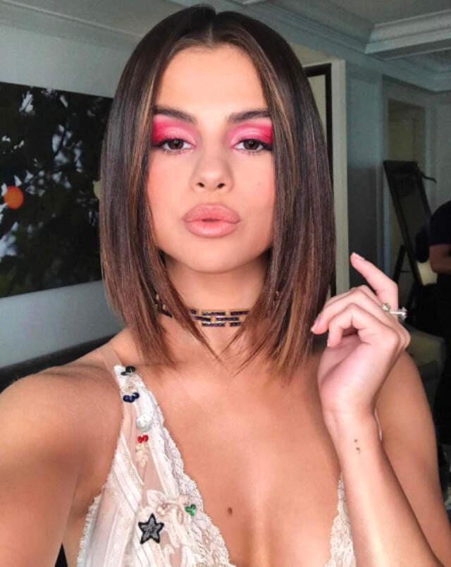 Güzel Şarkıcı Selena Gomez, Hastaneye Kaldırıldı