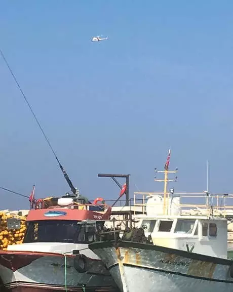 Karaburun Açıklarında Kaçak Göçmenlerin Kapalı Odada Kaldığı Tekne Aranıyor
