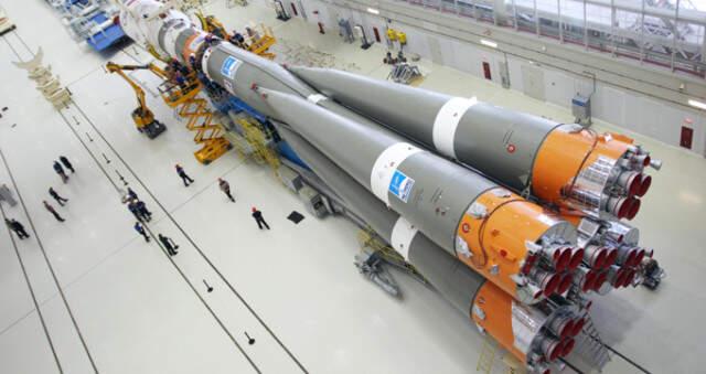 Rus Kozmonot ve NASA Astronotunu Taşıyan Soyuz Roketi Fırlatılırken Arızalandı