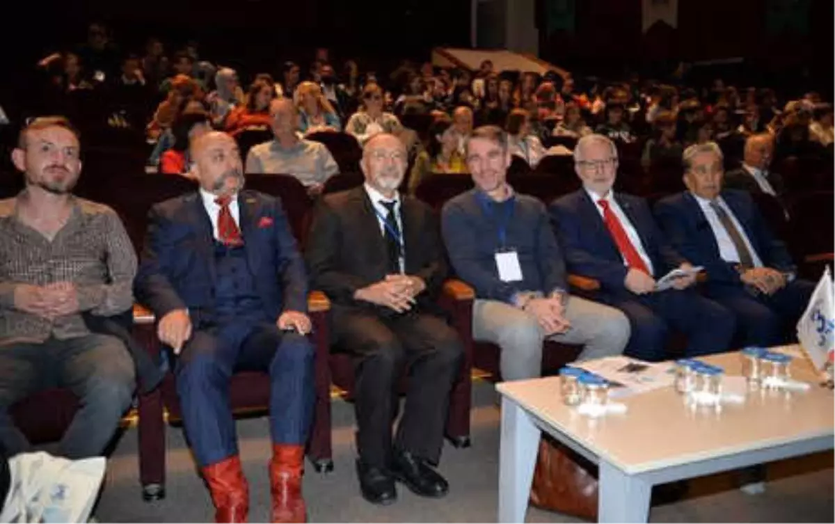 Savaş ve Barış' Temalı 'Uluslararası Felsefe Kongresi' Başladı