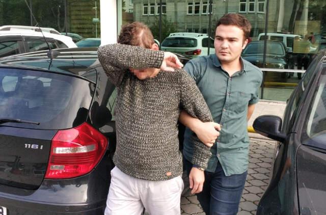 Tramvayda Kadınların Gizlice Fotoğraflarını Çeken Genç Tutuklandı