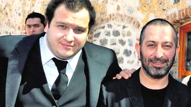 Ünlü Komedyen Cem Yılmaz, Kendisini Eleştiren Kadir İnanır'a İmalı Göndermede Bulundu