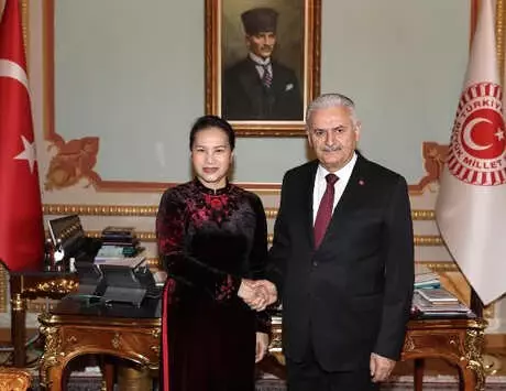 Vietnam Ulusal Meclisi Başkanı'ndan Yıldırım'a Ziyaret