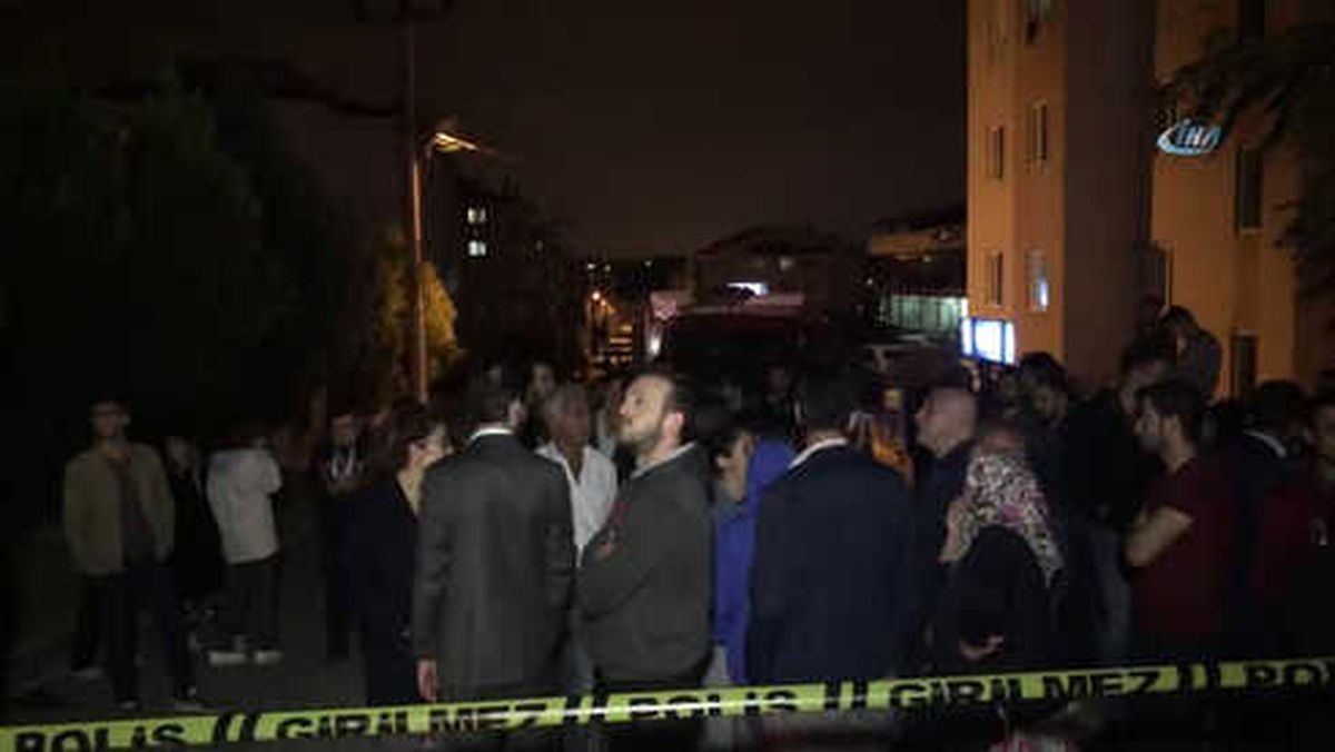 6 Katlı Bir Binada Çatlaklar Meydana Geldi, Bina Sakinleri Tahliye Edildi