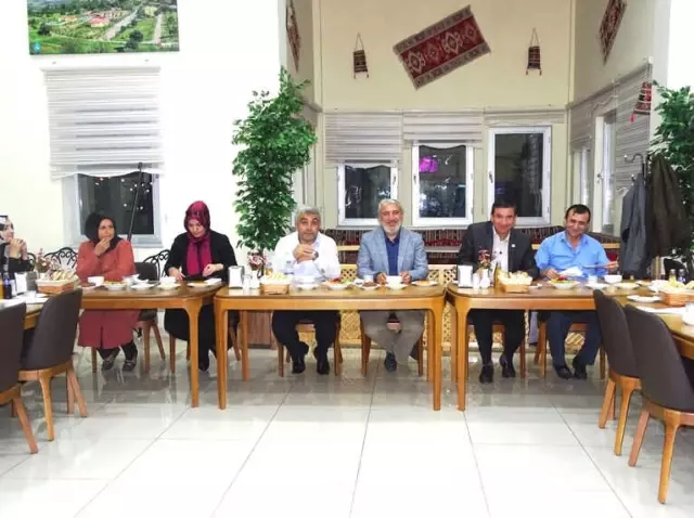 Ak Parti, Hizmet ve Eser Siyasetidir