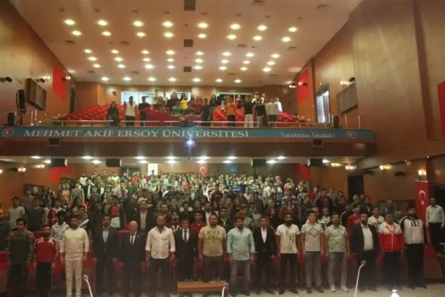 Başpehlivan Orhan Okulu, Burdur'da Öğrencilerle Buluştu Başpehlivan Orhan Okulu, Burdur'da Öğrencilerle Buluştu