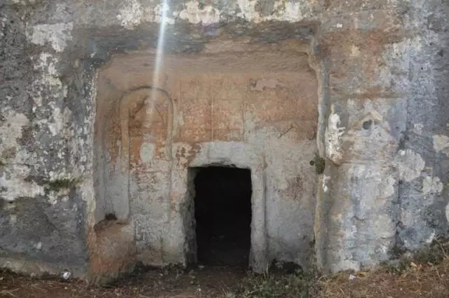 Hatay'daki Kaya Mezarlar Turizme Kazandırılacak