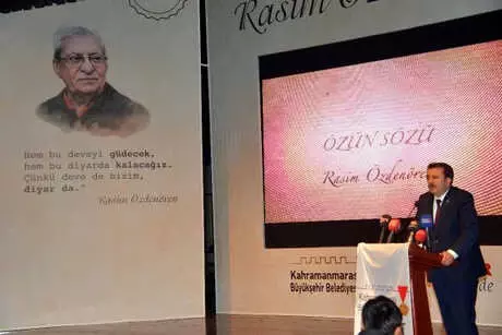 Özün Sözü Rasim Özdenören' Belgeselinin Galası Yapıldı Özün Sözü Rasim Özdenören' Belgeselinin Galası Yapıldı