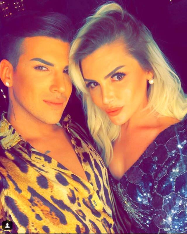 Selin Ciğerci Kendisini Shakira'ya Benzetti: Bu Ne Güzellik!
