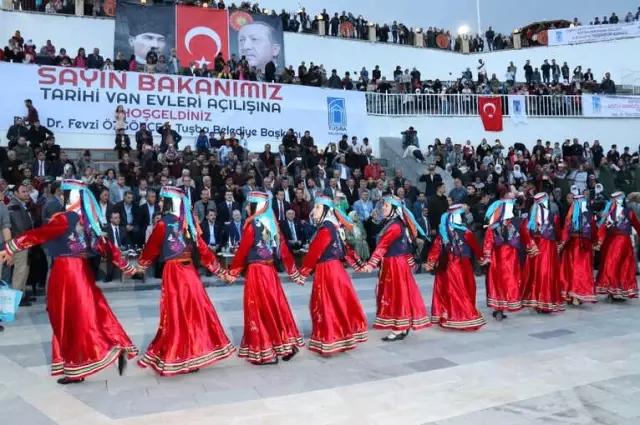 Bakan Kurum 'Tarihi Van Evleri'nin Açılışını Gerçekleştirdi Bakan Kurum 'Tarihi Van Evleri'nin Açılışını Gerçekleştirdi