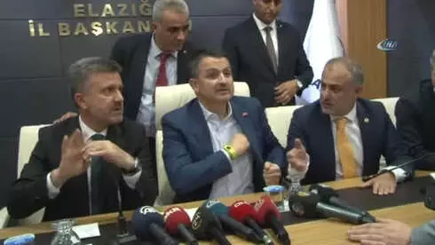 Bakan Pakdemirli: ' Ürün Tarlada 1 Lira Ama Tüketiciye Ulaşana Kadar 5 Lira Oluyor' Bakan Pakdemirli: ' Ürün Tarlada 1 Lira Ama Tüketiciye Ulaşana Kadar 5 Lira Oluyor'