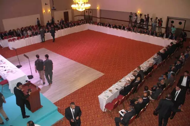 Bakan Pakdemirli: 'Vatandaşın Ekmeğine Göz Diken Fırsatçılara Göz Açtırmıyoruz' Bakan Pakdemirli: 'Vatandaşın Ekmeğine Göz Diken Fırsatçılara Göz Açtırmıyoruz'