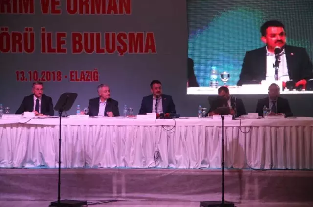 Bakan Pakdemirli: 'Vatandaşın Ekmeğine Göz Diken Fırsatçılara Göz Açtırmıyoruz' Bakan Pakdemirli: 'Vatandaşın Ekmeğine Göz Diken Fırsatçılara Göz Açtırmıyoruz'