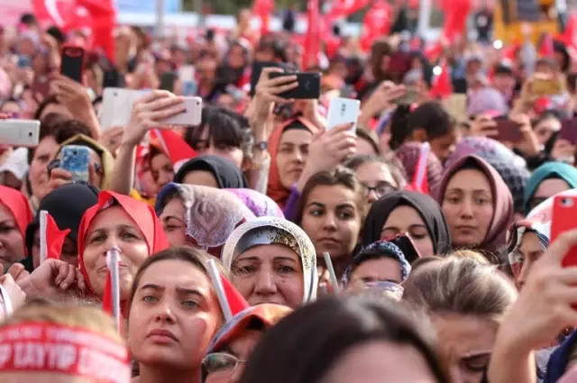 Cumhurbaşkanı Erdoğan: 'Finans Kesimleri Kasalarla İlgili Çalışmalarınıza Dikkat Edin' Cumhurbaşkanı Erdoğan: 'Finans Kesimleri Kasalarla İlgili Çalışmalarınıza Dikkat Edin'