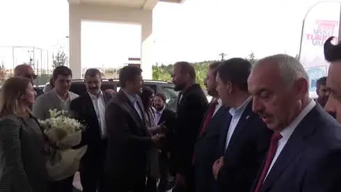 Hamza Dağ: 'Chp'nin Yapması Gereken Hisseleri Devretmektir' Hamza Dağ: 'Chp'nin Yapması Gereken Hisseleri Devretmektir'
