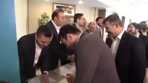 Hamza Dağ: 'Chp'nin Yapması Gereken Hisseleri Devretmektir' Hamza Dağ: 'Chp'nin Yapması Gereken Hisseleri Devretmektir'