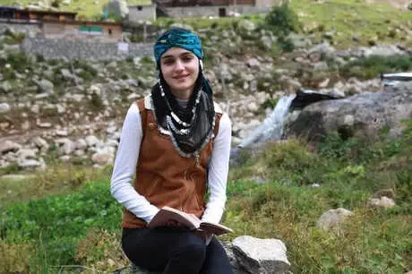 Hayvansever Bahar, 4'üncü Üniversite Olarak Veterinerlik Okuyor Hayvansever Bahar, 4'üncü Üniversite Olarak Veterinerlik Okuyor