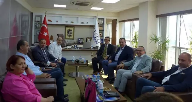 Kaymakam Yücel, Kuşadası Ticaret Odası'nı Ziyaret Etti Kaymakam Yücel, Kuşadası Ticaret Odası'nı Ziyaret Etti