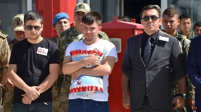 Şehit Anne ve 10 Aylık Bebeğinin Pankartını Açan Askerler Duygusal Anlar Yaşattı