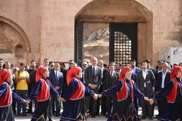 Bakan Ersoy: 'Doğu ve Güneydoğu'ya Turizmde Pozitif Ayrımcılık Sağlanması Lazım' Bakan Ersoy: 'Doğu ve Güneydoğu'ya Turizmde Pozitif Ayrımcılık Sağlanması Lazım'
