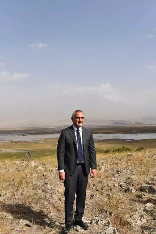 Bakan Ersoy: 'Doğu ve Güneydoğu'ya Turizmde Pozitif Ayrımcılık Sağlanması Lazım' Bakan Ersoy: 'Doğu ve Güneydoğu'ya Turizmde Pozitif Ayrımcılık Sağlanması Lazım'