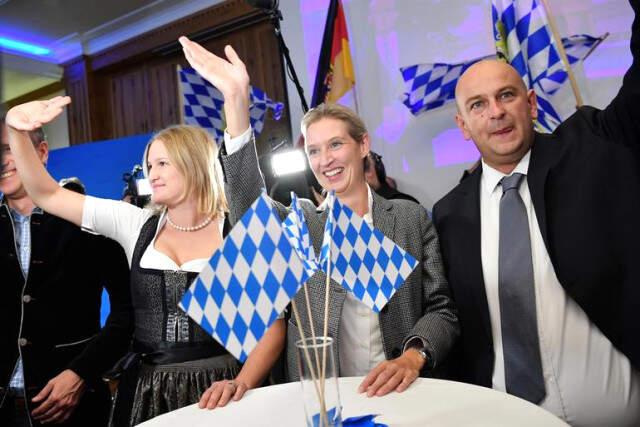 Bavyera seçimlerinde Merkel'e Büyük Şok! 68 Yıl Sonra İlk Kez Çoğunluğu Kaybetti
