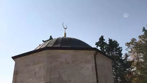 Gül Baba Türbesi'ne Ziyaretçi İlgisi Gül Baba Türbesi'ne Ziyaretçi İlgisi